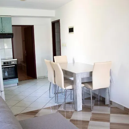 Pepi 1 Apartman Zára